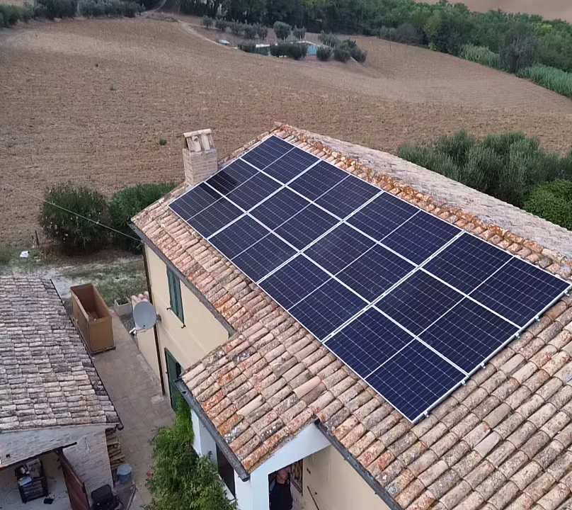 Impianto fotovoltaico residenziale da 6,6 kWp con batteria di accumulo