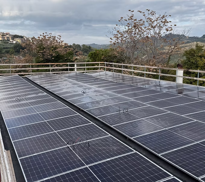 Impianto fotovoltaico da 70 kWp a servizio di un'azienda di confezione abbigliamento